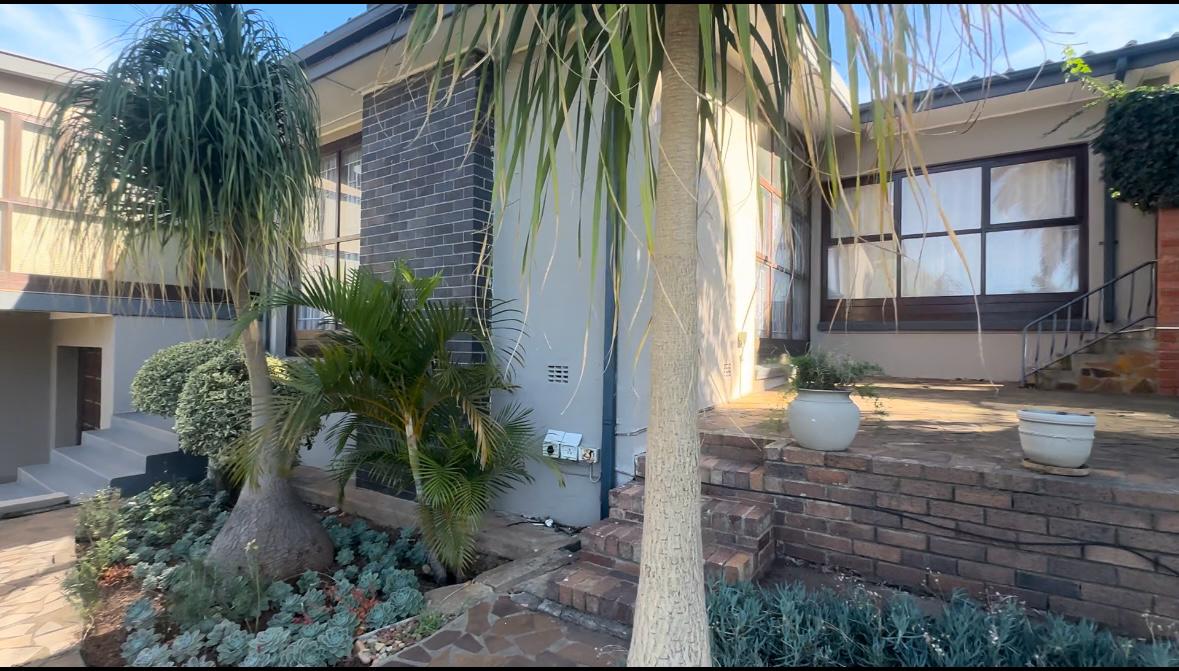 4 Bedroom Property for Sale in Bothasrus Eastern Cape